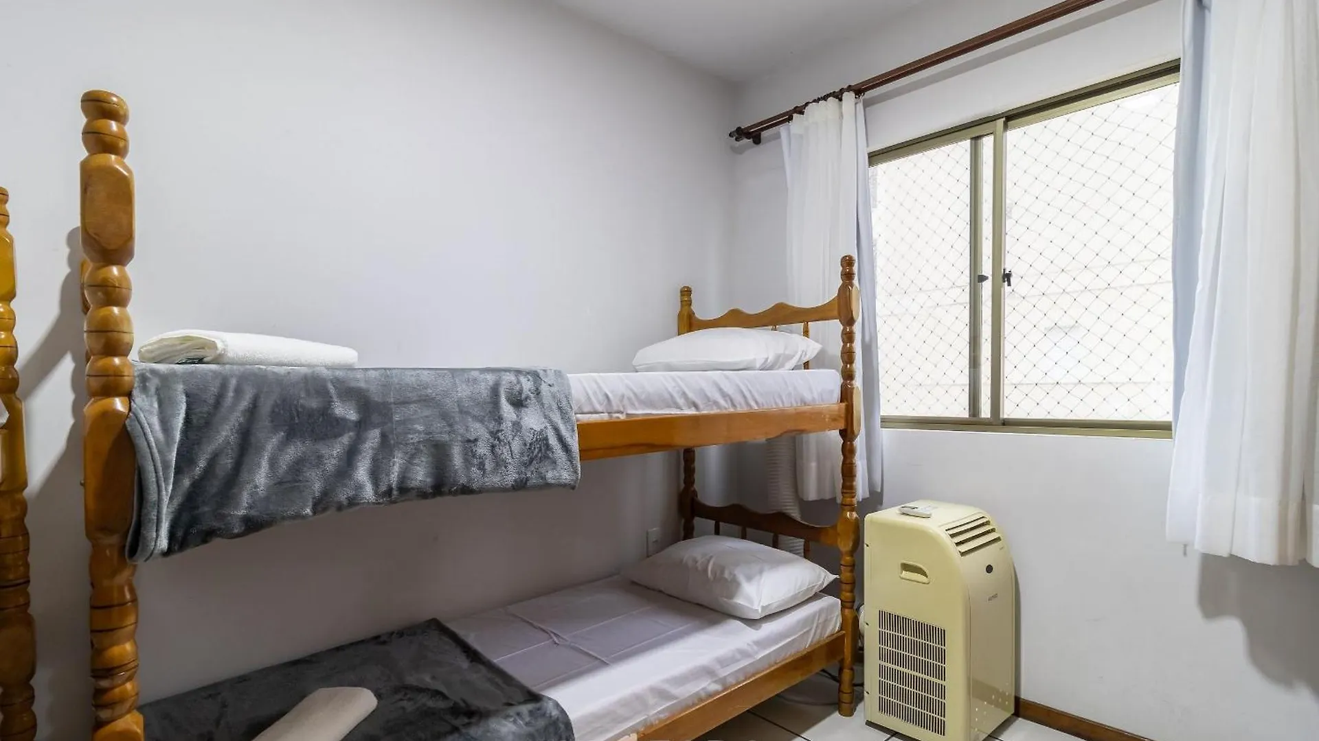 Apartamento Apto C/ Churrasq. A 300M Da Praia Itapema Mln701 Brasil